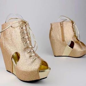 NWOB Gold Glitter Wedge Bootie